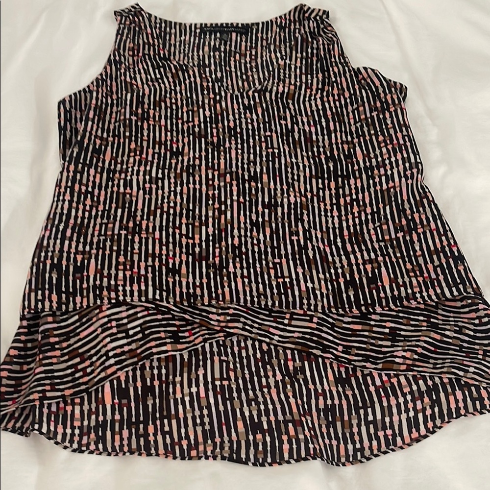 WhiteHouse Blackmarket Sleeveless blouse/tank